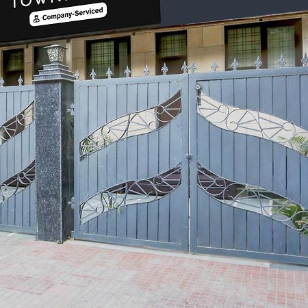 Super Townhouse Sushant Lok Phase 1 Formerly Hotel Neven Γκουργκάον Εξωτερικό φωτογραφία