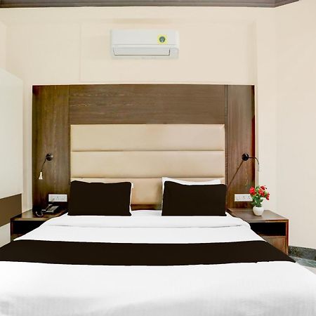 Super Townhouse Sushant Lok Phase 1 Formerly Hotel Neven Γκουργκάον Εξωτερικό φωτογραφία