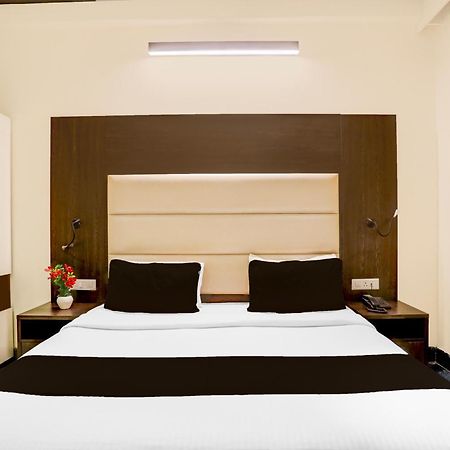 Super Townhouse Sushant Lok Phase 1 Formerly Hotel Neven Γκουργκάον Εξωτερικό φωτογραφία