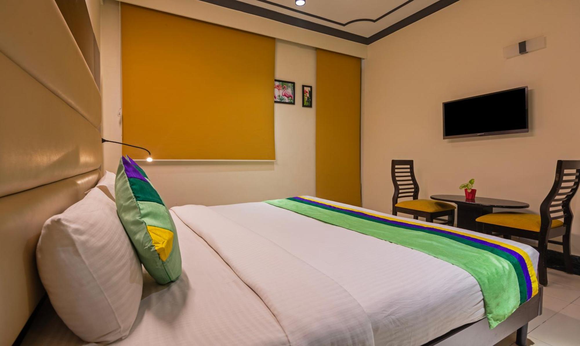 Super Townhouse Sushant Lok Phase 1 Formerly Hotel Neven Γκουργκάον Εξωτερικό φωτογραφία