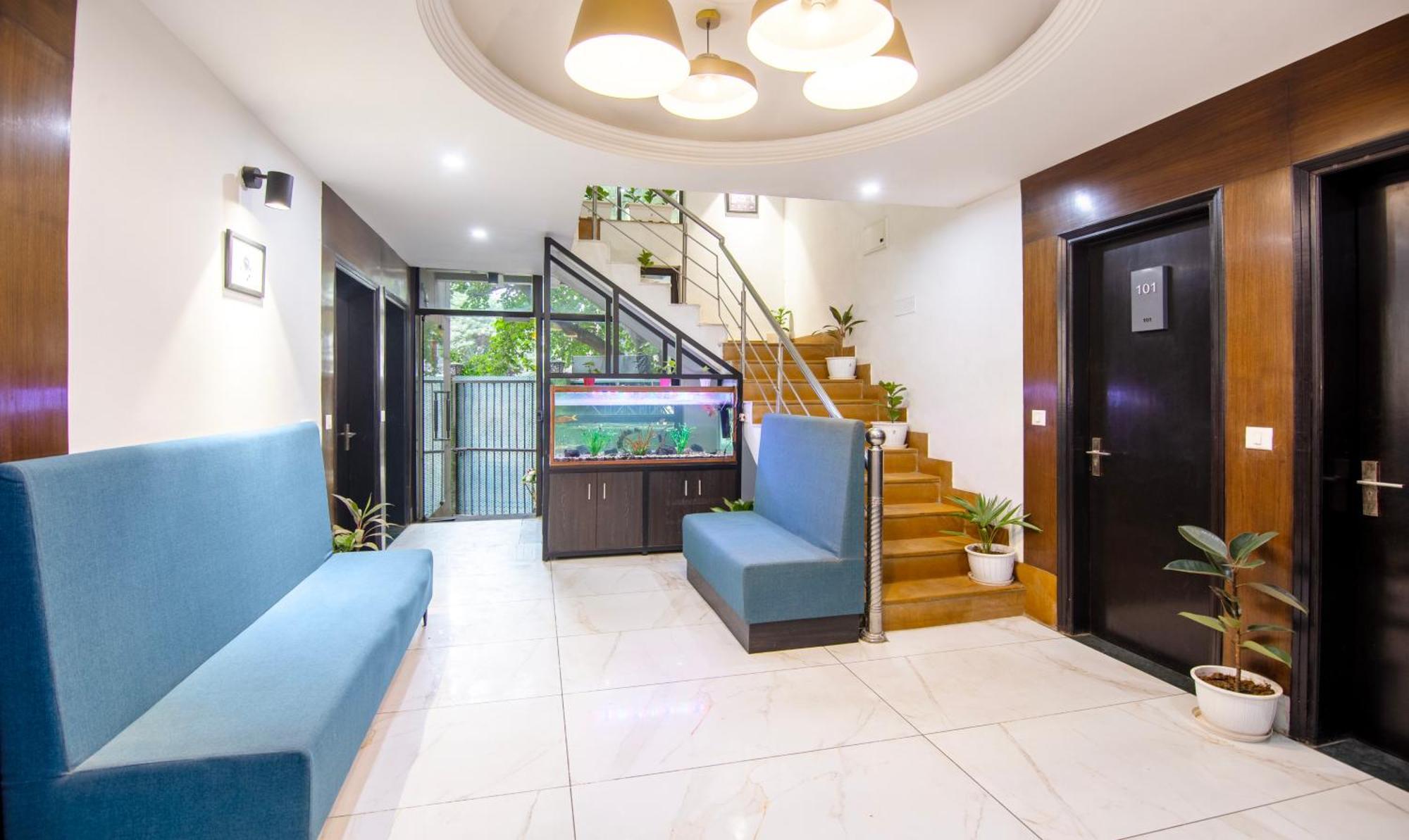 Super Townhouse Sushant Lok Phase 1 Formerly Hotel Neven Γκουργκάον Εξωτερικό φωτογραφία