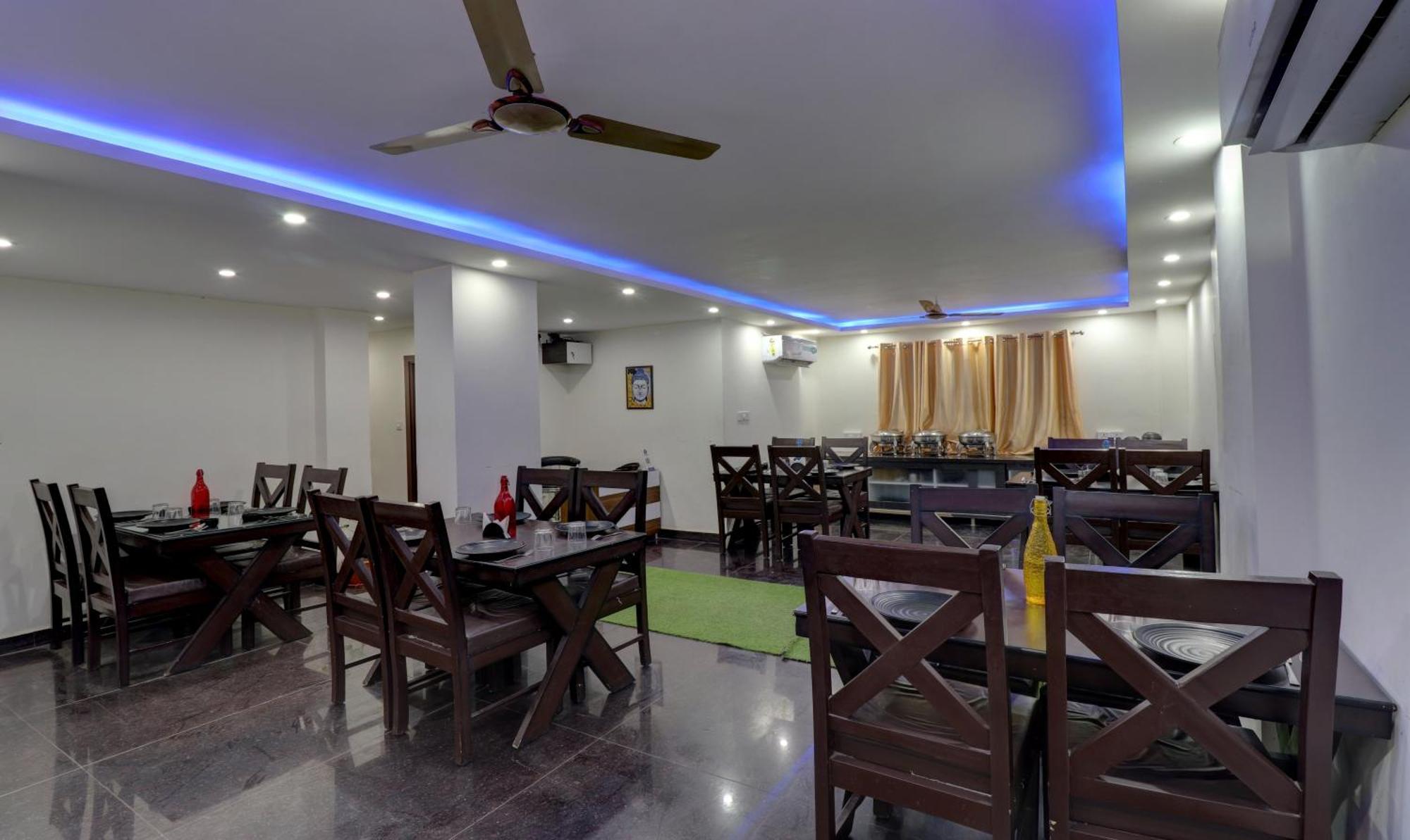 Super Townhouse Sushant Lok Phase 1 Formerly Hotel Neven Γκουργκάον Εξωτερικό φωτογραφία
