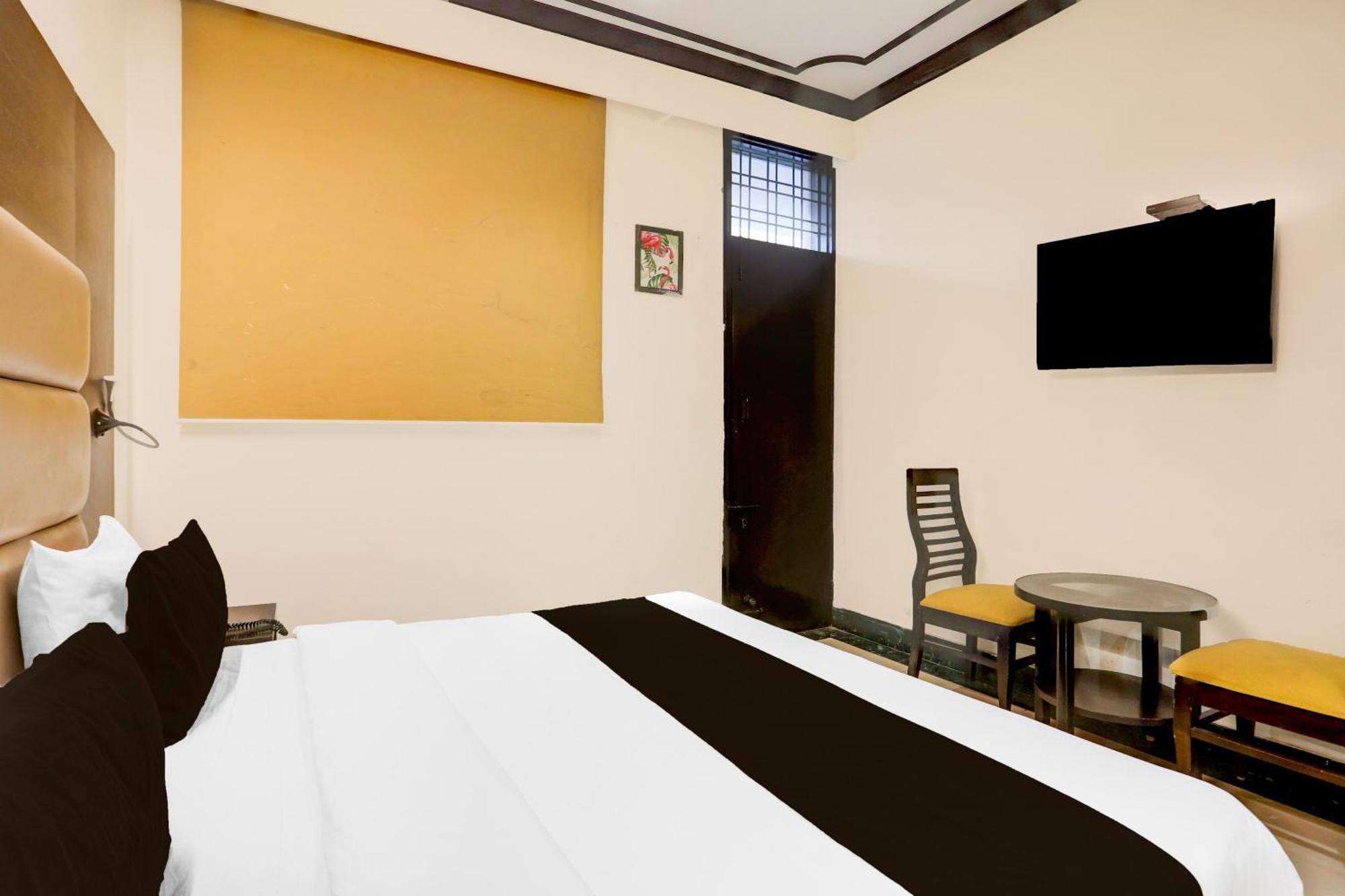 Super Townhouse Sushant Lok Phase 1 Formerly Hotel Neven Γκουργκάον Εξωτερικό φωτογραφία