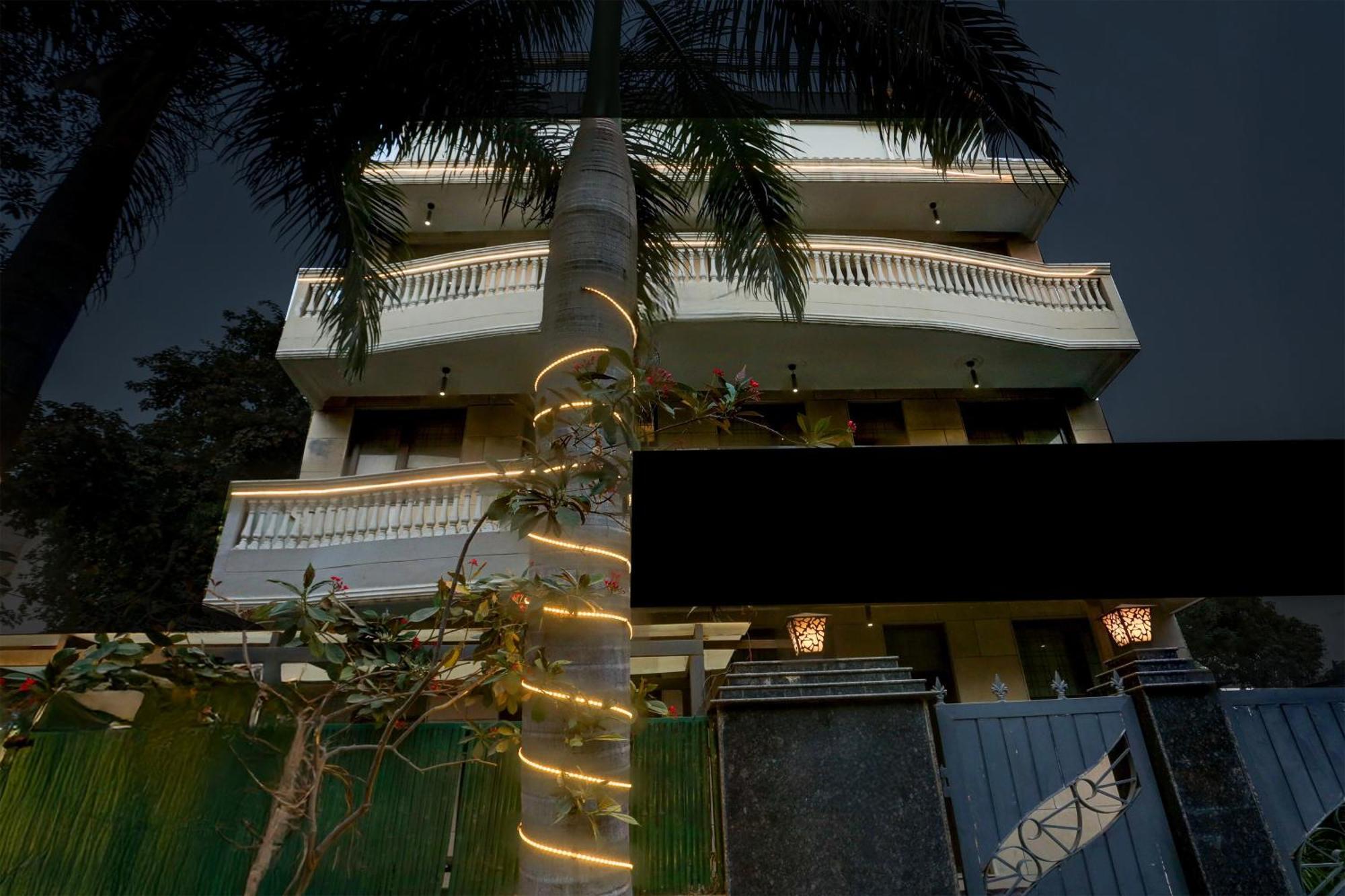 Super Townhouse Sushant Lok Phase 1 Formerly Hotel Neven Γκουργκάον Εξωτερικό φωτογραφία