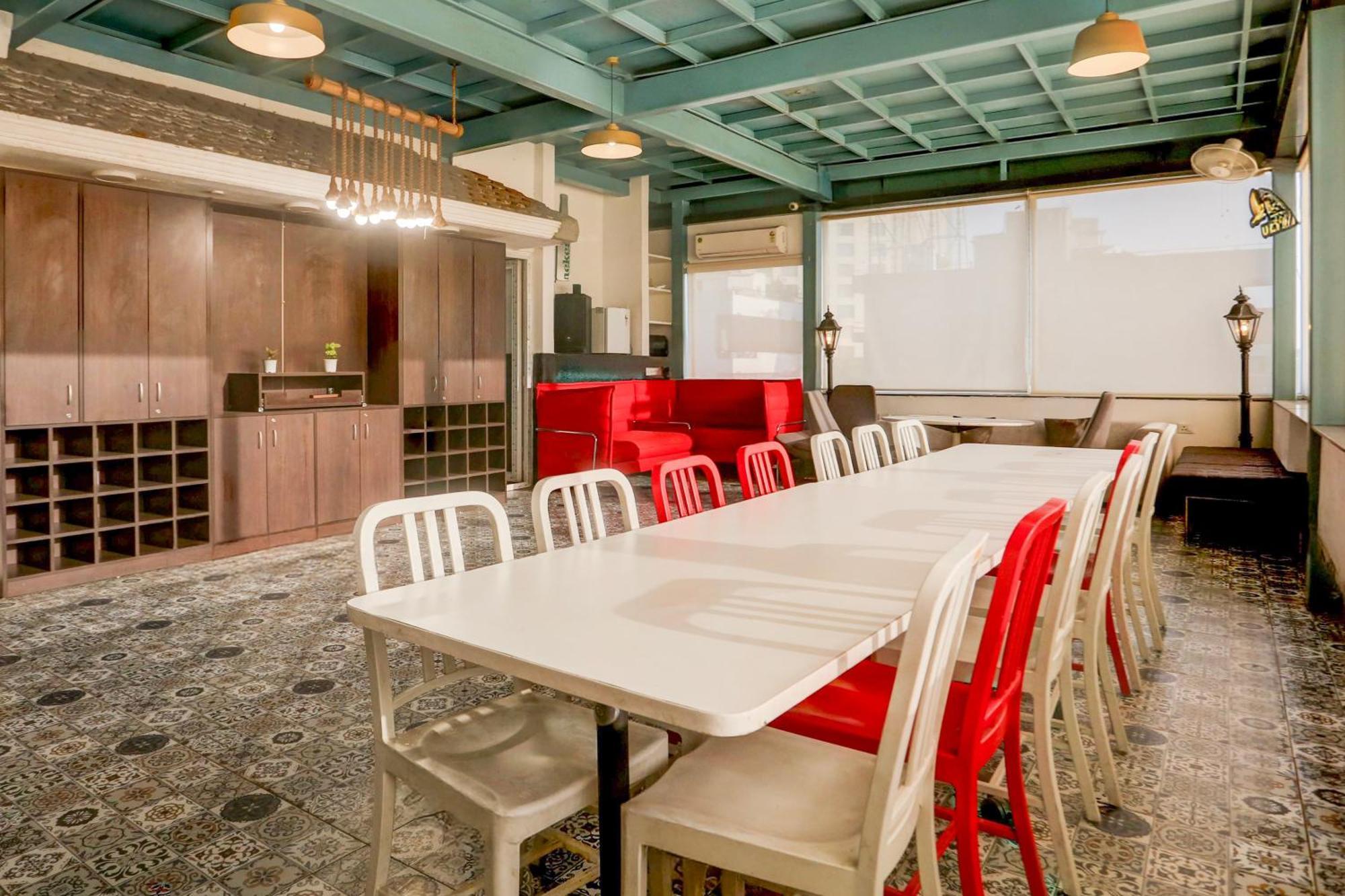 Super Townhouse Sushant Lok Phase 1 Formerly Hotel Neven Γκουργκάον Εξωτερικό φωτογραφία